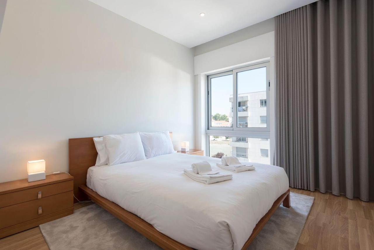 Lovelystay - Downtown Modern 2Br Flat With Free Parking ปอร์โต ภายนอก รูปภาพ