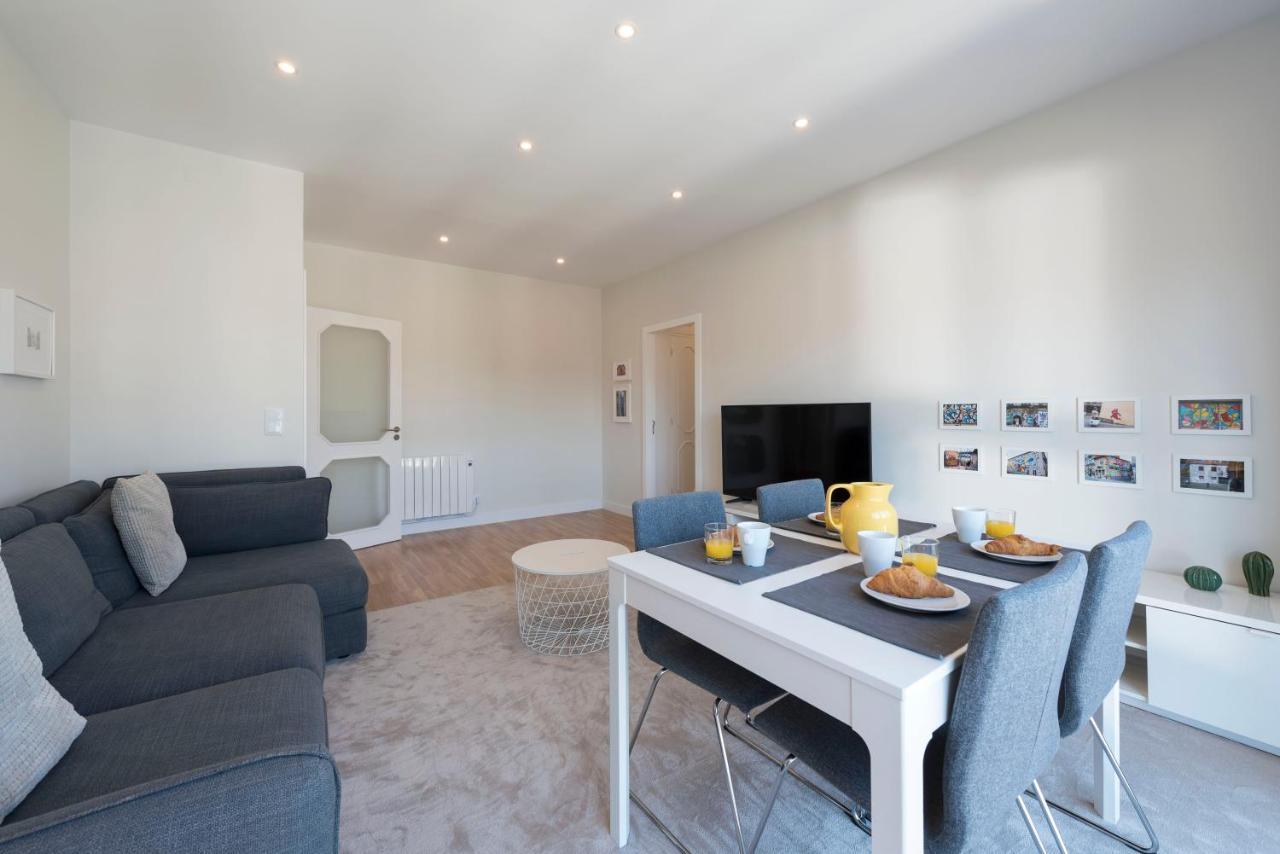 Lovelystay - Downtown Modern 2Br Flat With Free Parking ปอร์โต ภายนอก รูปภาพ
