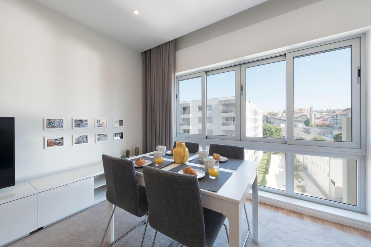 Lovelystay - Downtown Modern 2Br Flat With Free Parking ปอร์โต ภายนอก รูปภาพ