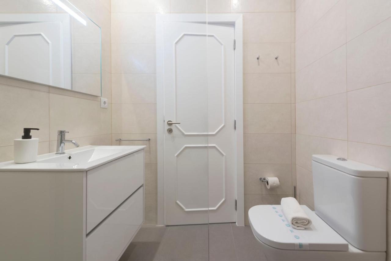 Lovelystay - Downtown Modern 2Br Flat With Free Parking ปอร์โต ภายนอก รูปภาพ