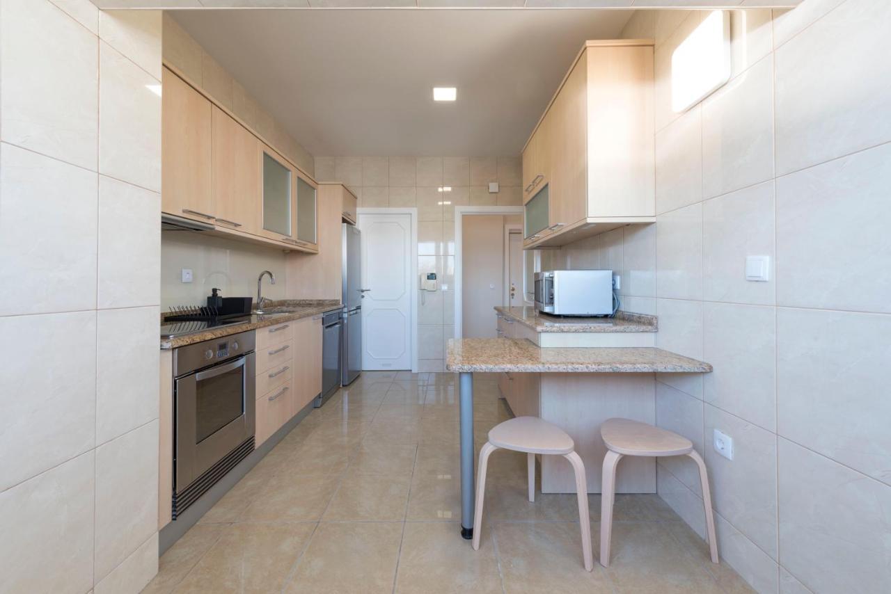 Lovelystay - Downtown Modern 2Br Flat With Free Parking ปอร์โต ภายนอก รูปภาพ