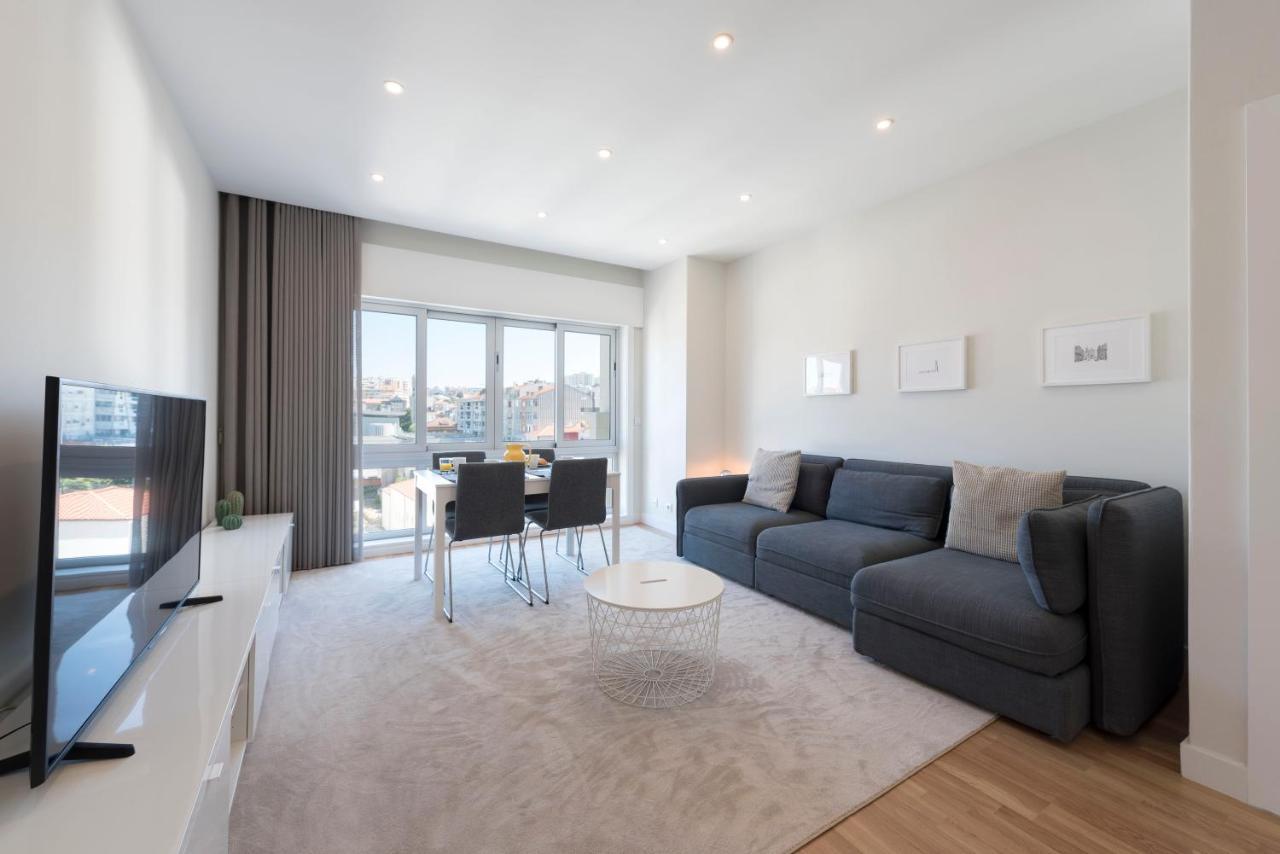 Lovelystay - Downtown Modern 2Br Flat With Free Parking ปอร์โต ภายนอก รูปภาพ