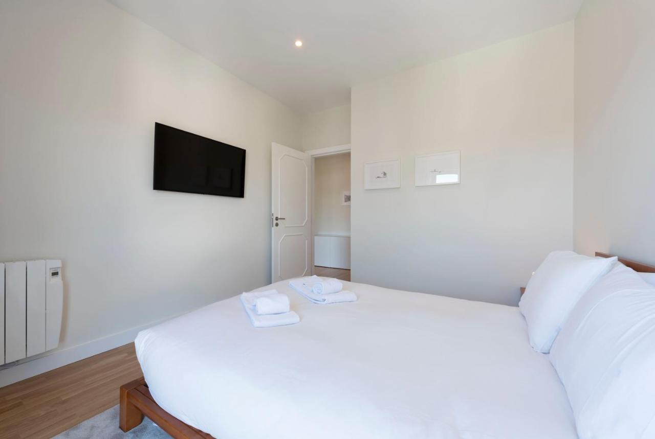 Lovelystay - Downtown Modern 2Br Flat With Free Parking ปอร์โต ภายนอก รูปภาพ