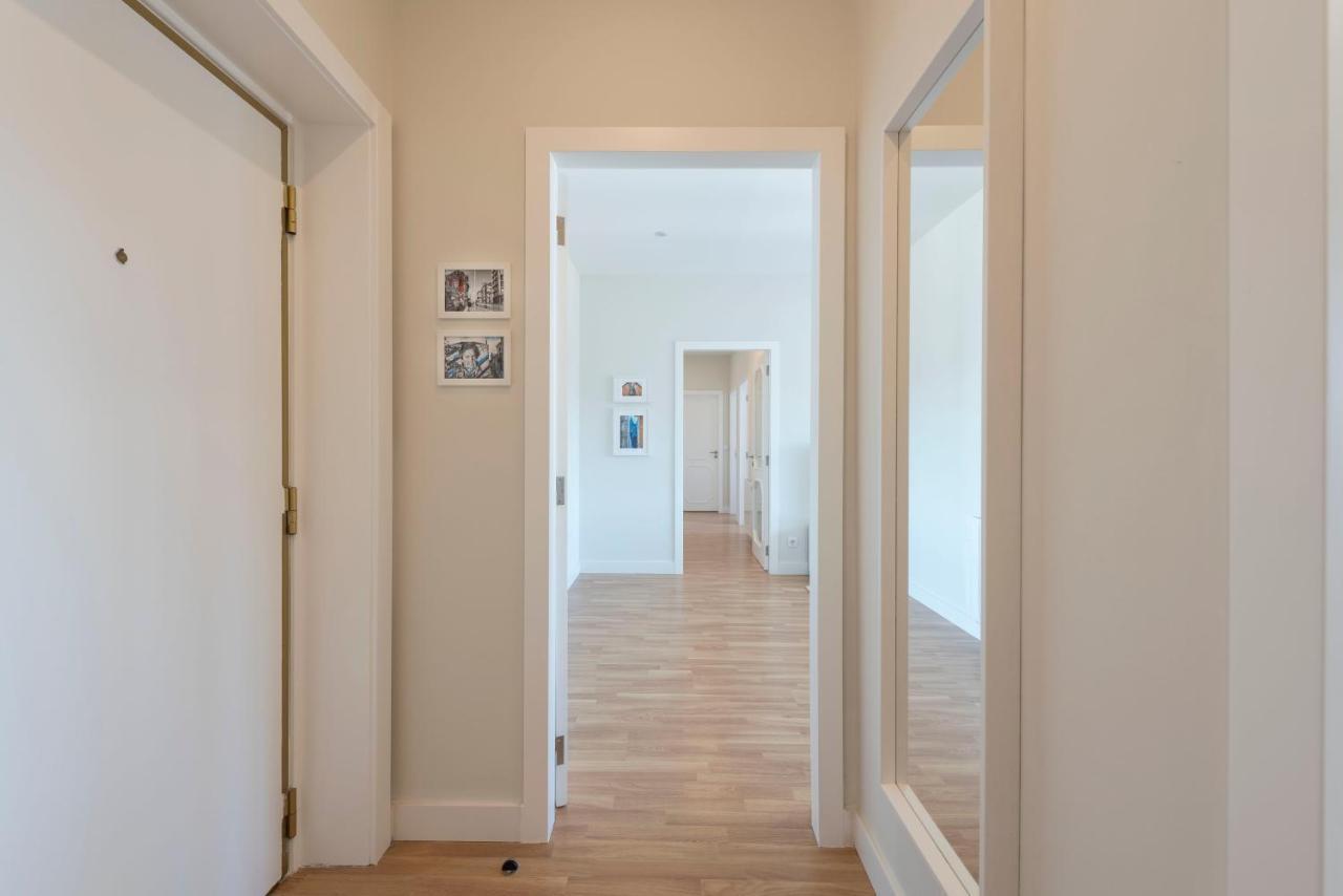 Lovelystay - Downtown Modern 2Br Flat With Free Parking ปอร์โต ภายนอก รูปภาพ